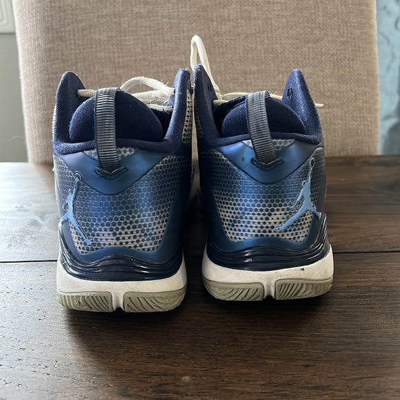 Youth Air Jordan’s - Picture 2 of 7